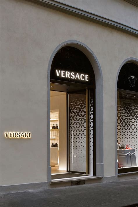 versace rivendita firenze|Rivenditori Versace a Firenze .